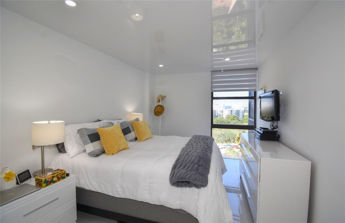 CORONADO CONDO-TOWER II - Residential