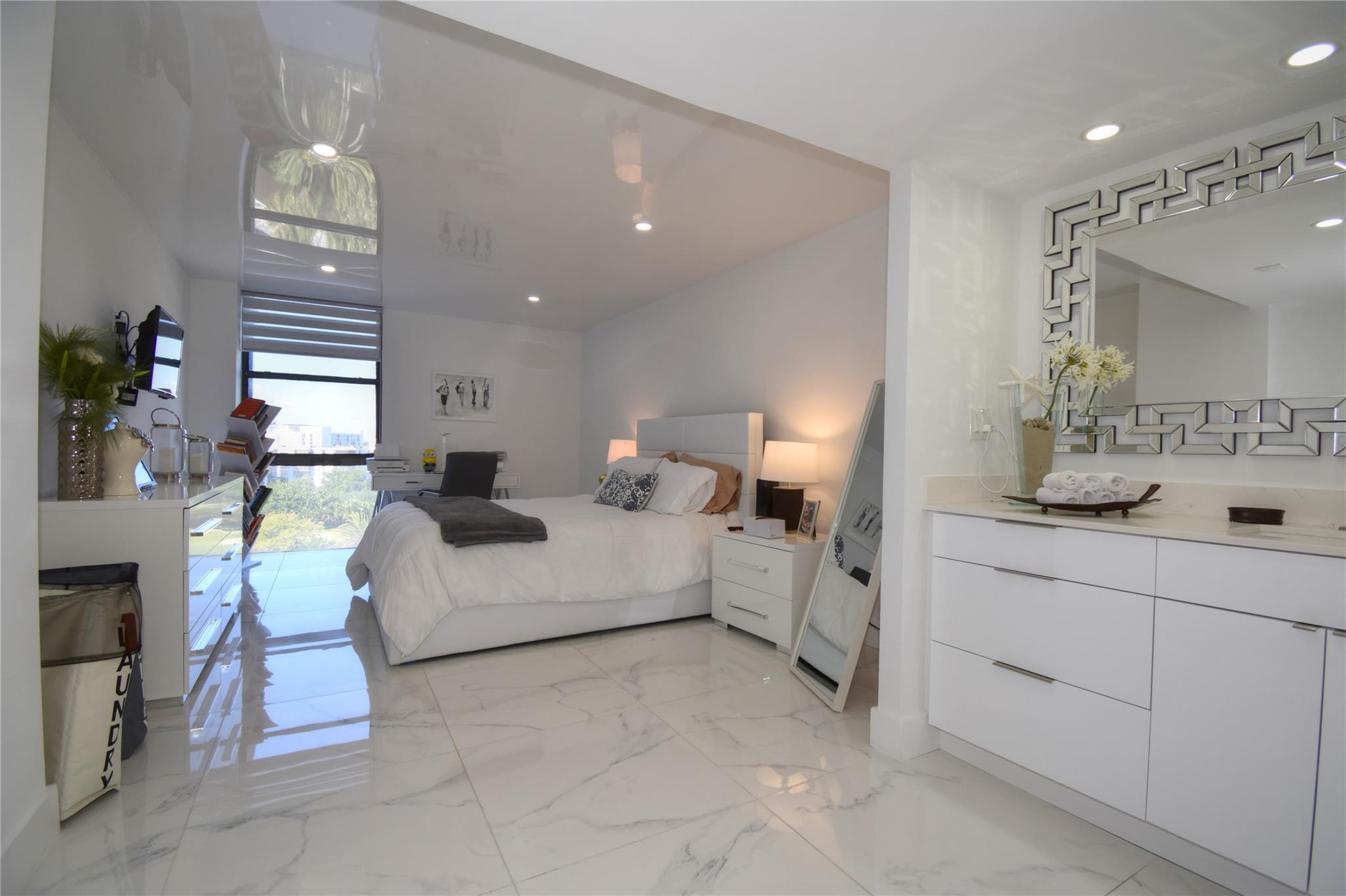 CORONADO CONDO-TOWER II - Residential