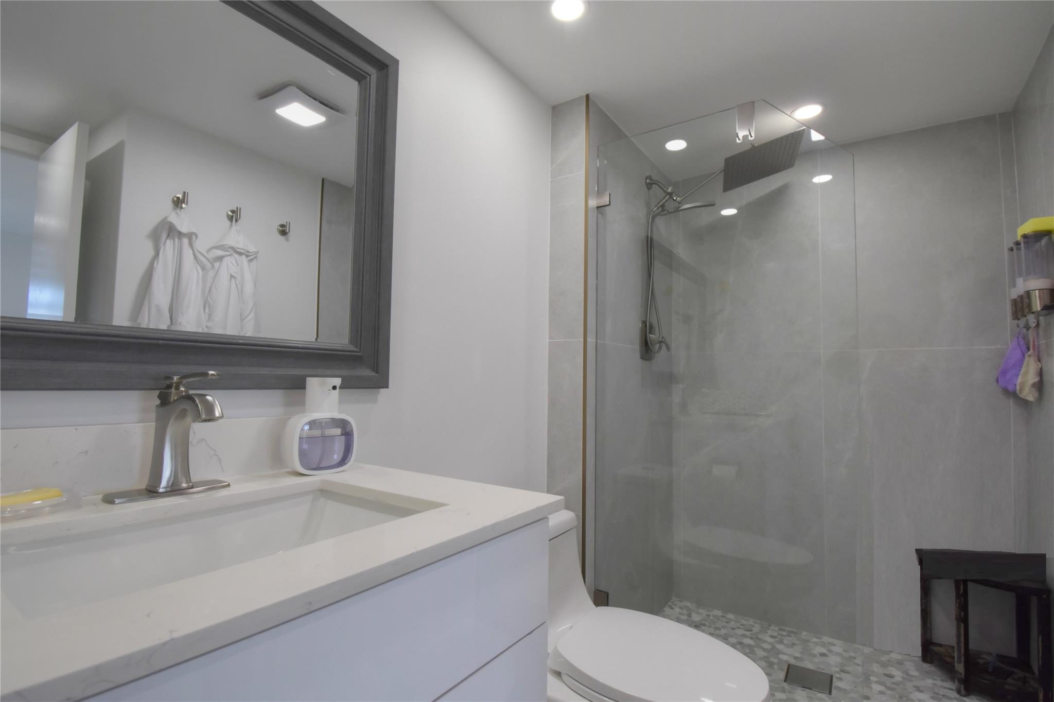 CORONADO CONDO-TOWER II - Residential