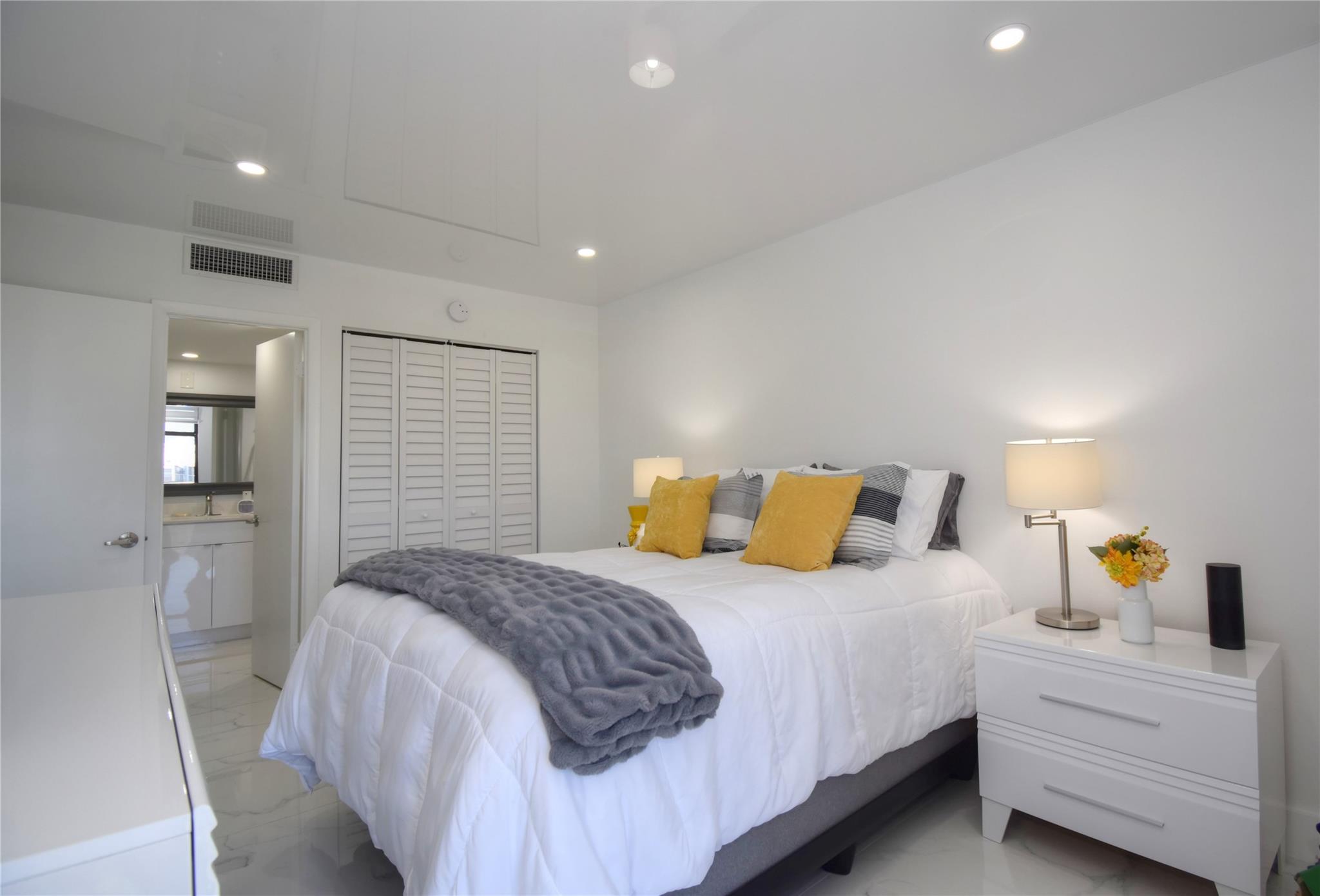 CORONADO CONDO-TOWER II - Residential