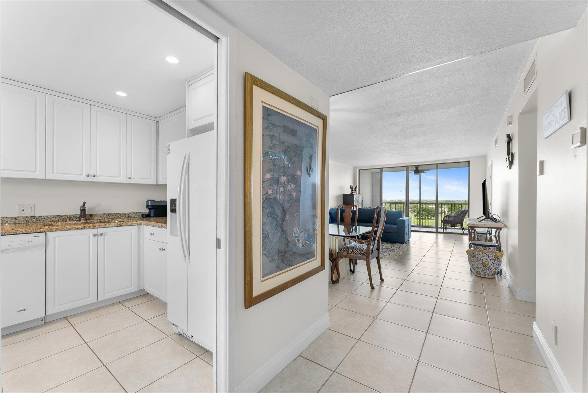 3051 N Course Drive 909, Pompano Beach, FL, 33069/$240,000 4 3051 N Course Drive 909