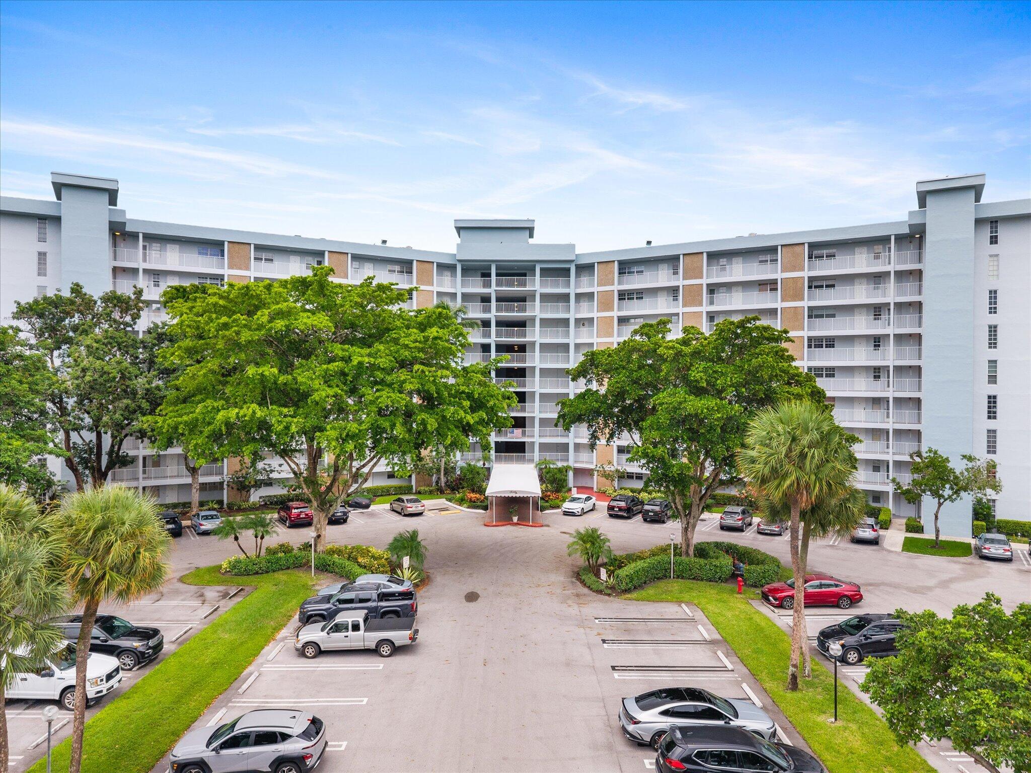 3051 N Course Drive 909, Pompano Beach, FL, 33069/$240,000 1 3051 N Course Drive 909