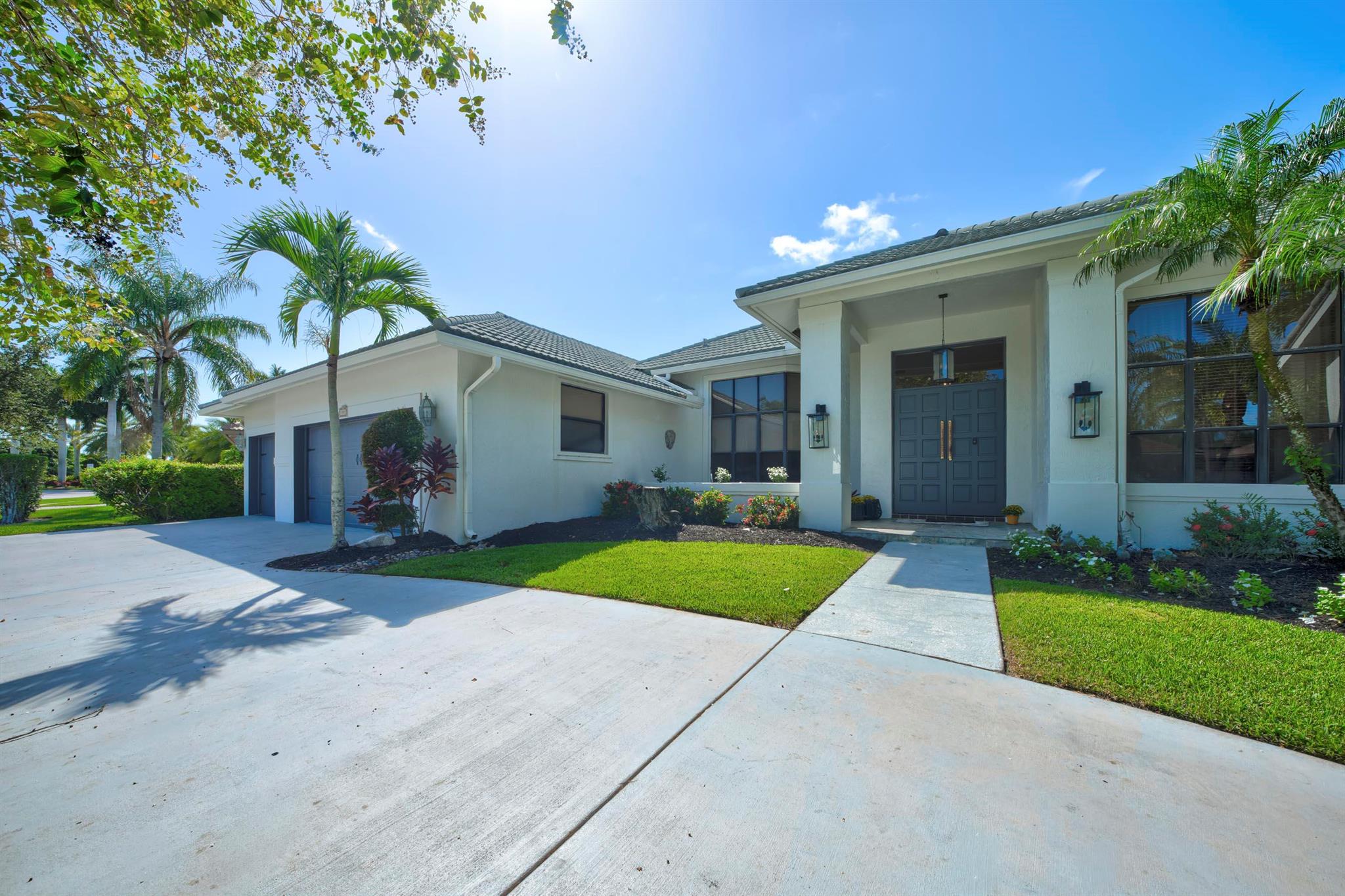 Located in the highly sought-after gated community of Lakefield West, this 4-bedroom, 3-bathroom pool home offers nearly 3,000 sq. ft. of thoughtfully designed living space on an oversized 12,450 sq. ft. lot. Perfectly positioned on the 18th hole of the golf course, the residence delivers sweeping panoramic views and some of the most breathtaking sunsets in Wellington.Elegant & Spacious Interiors
Step inside to discover a home that balances comfort with sophistication. The open floor plan is enhanced by abundant natural light, high ceilings, and inviting spaces ideal for both everyday living and entertaining. The gourmet kitchen offers plenty of prep and storage space, flowing seamlessly into the dining and living areas for easy gatherings with family and friends.