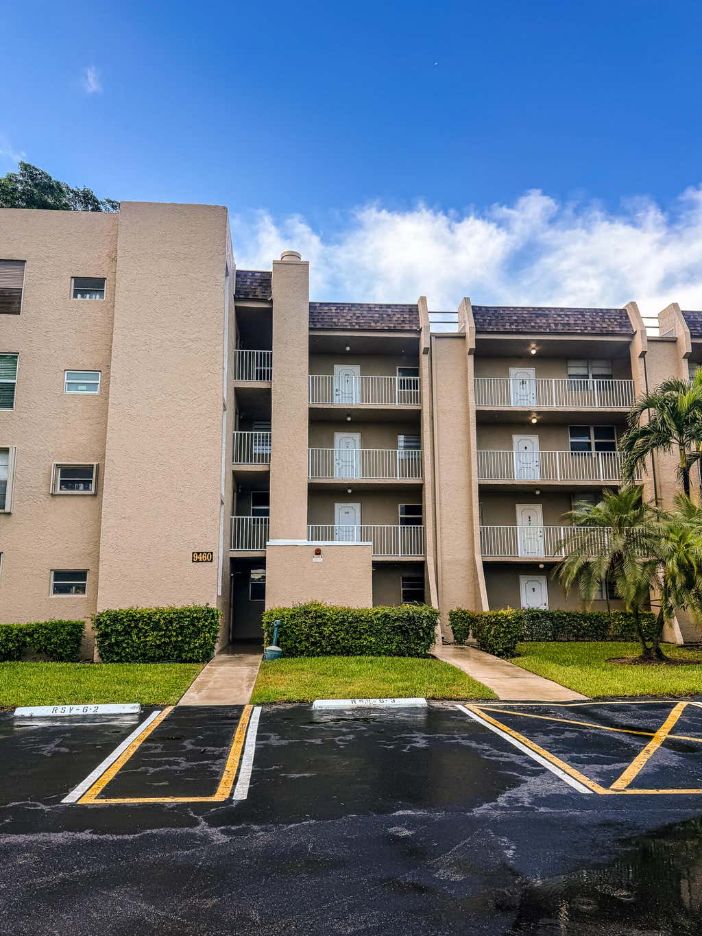 Photo of 9460 Tangerine Place #207, Davie, FL 33324 (MLS # B26063238)