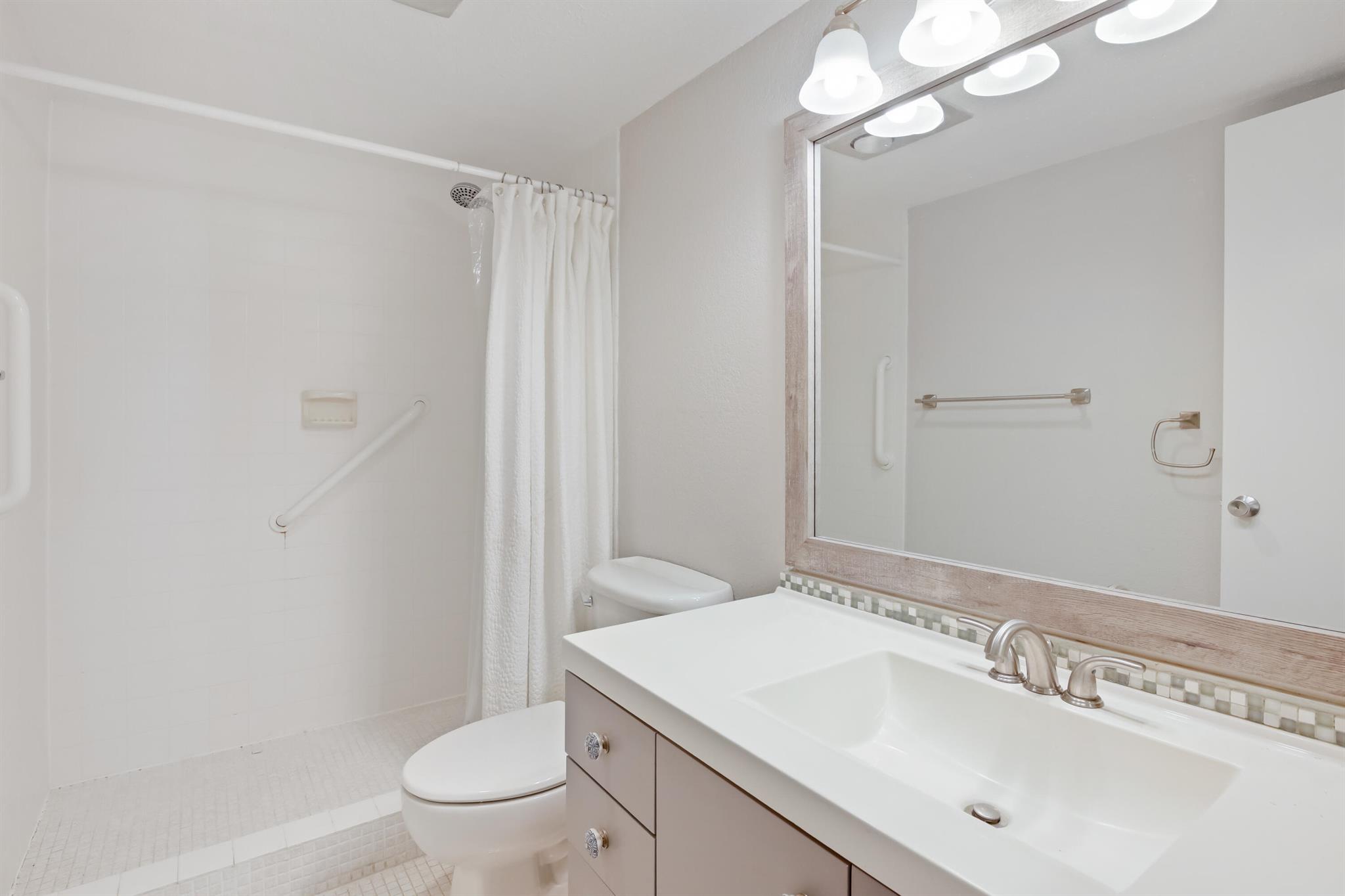 FOUNTAINS OF PALM BEACH C - Residential Lease