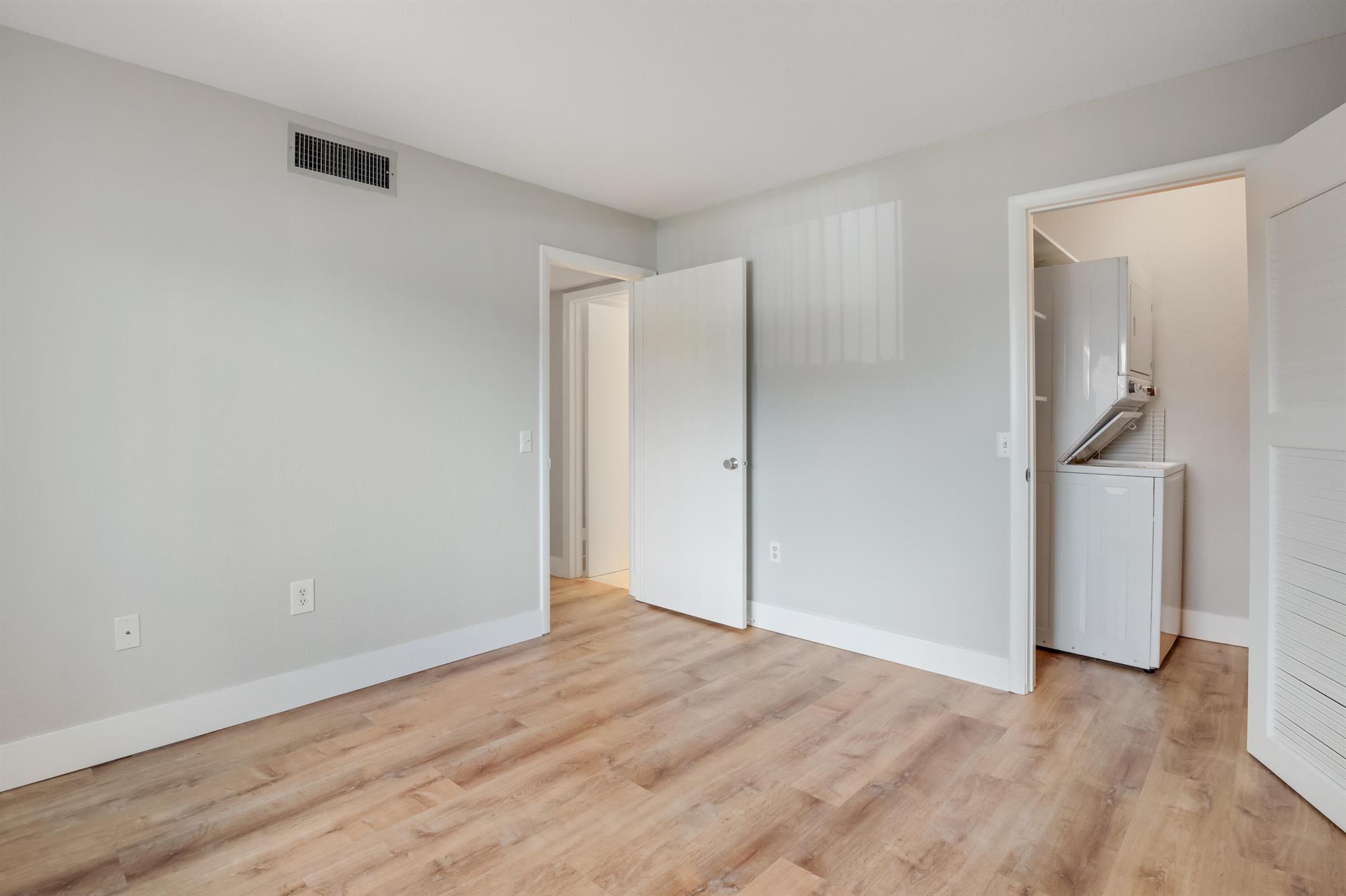 FOUNTAINS OF PALM BEACH C - Residential Lease