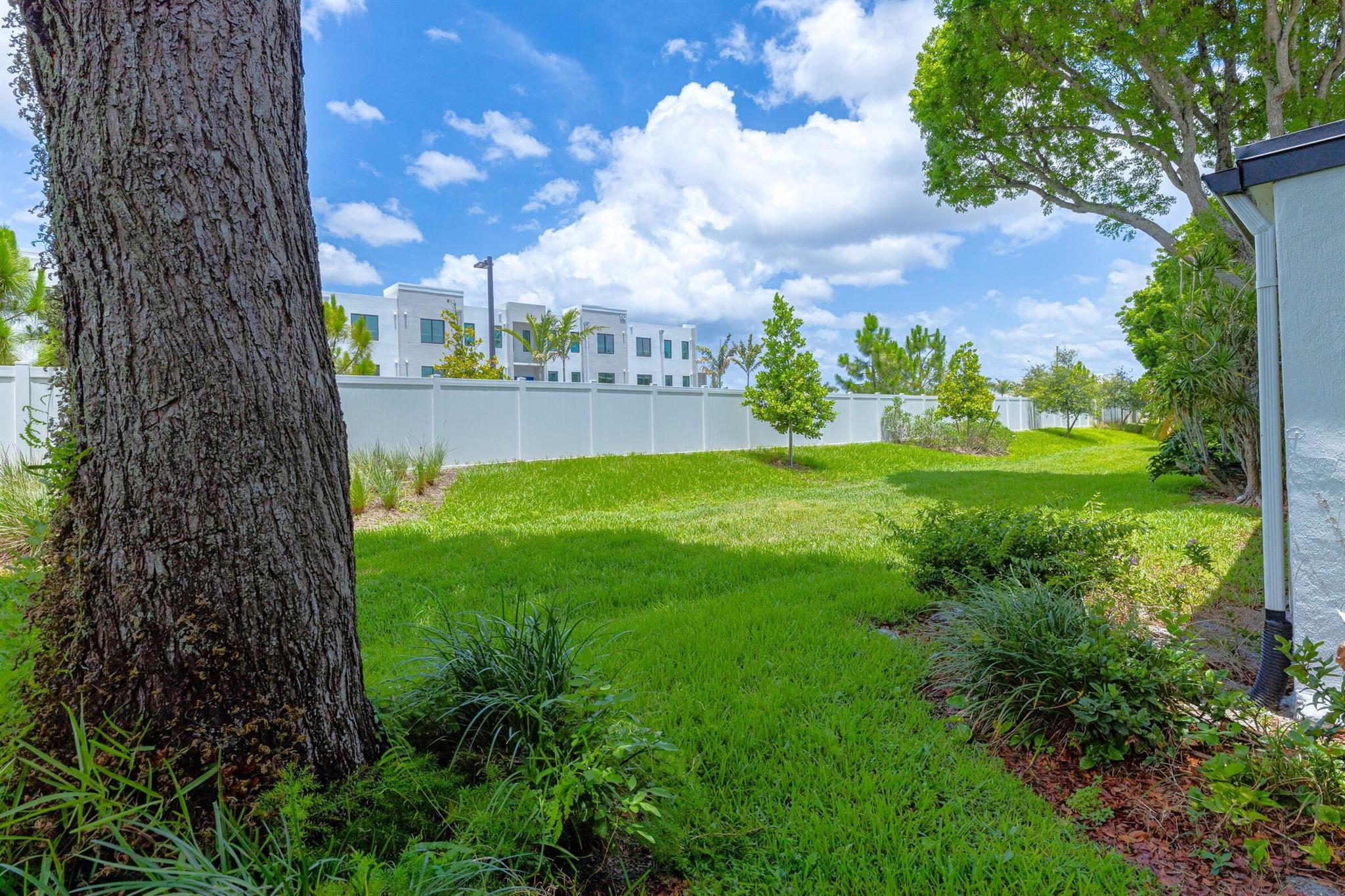FOUNTAINS OF PALM BEACH C - Residential Lease