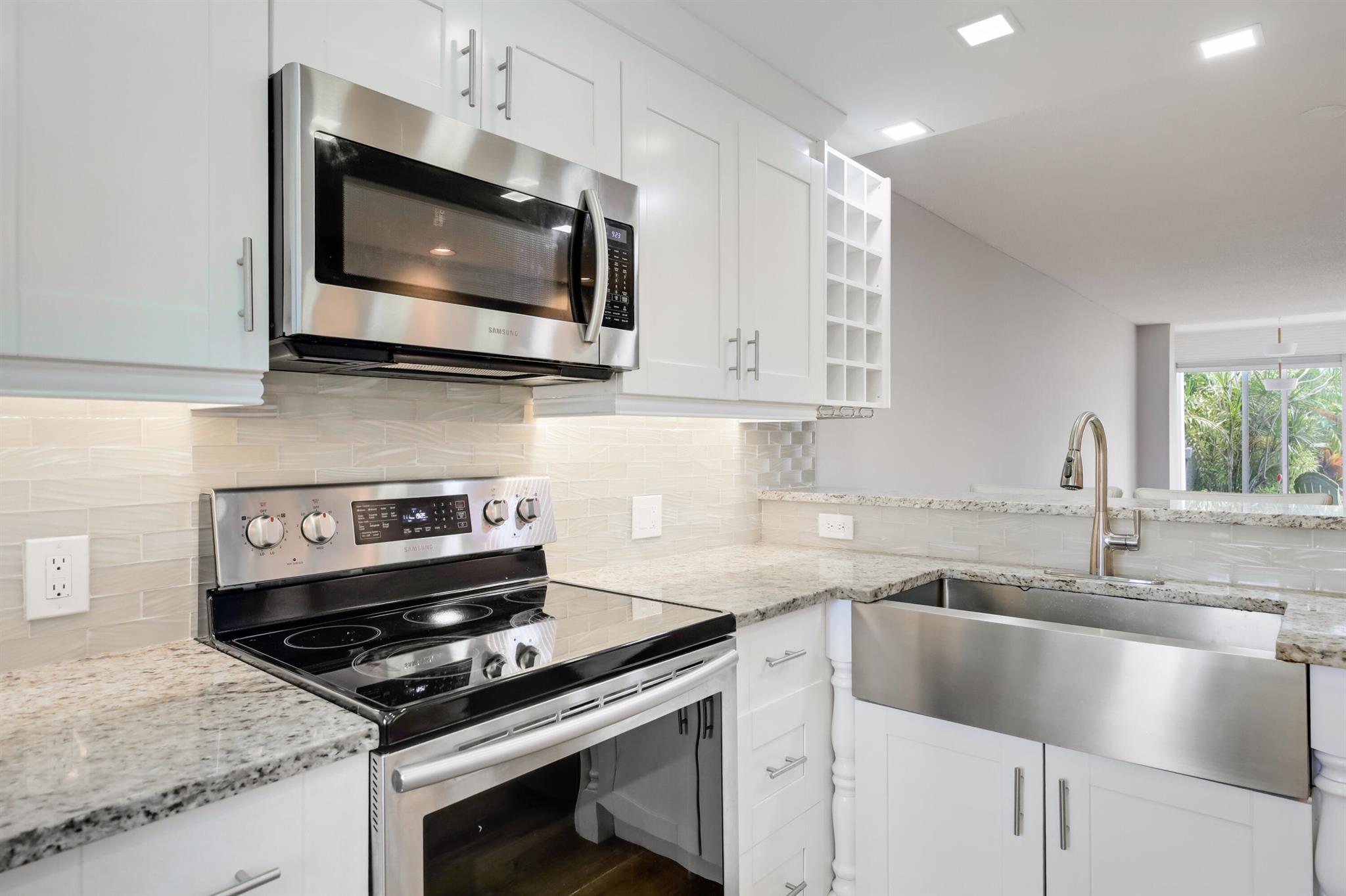 FOUNTAINS OF PALM BEACH C - Residential Lease