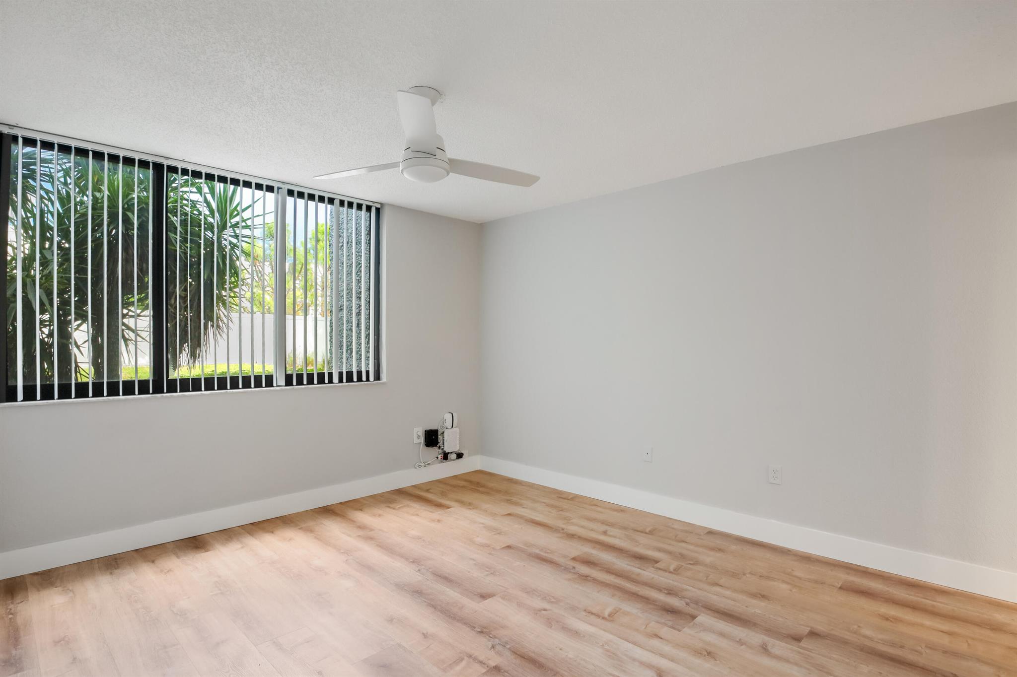 FOUNTAINS OF PALM BEACH C - Residential Lease