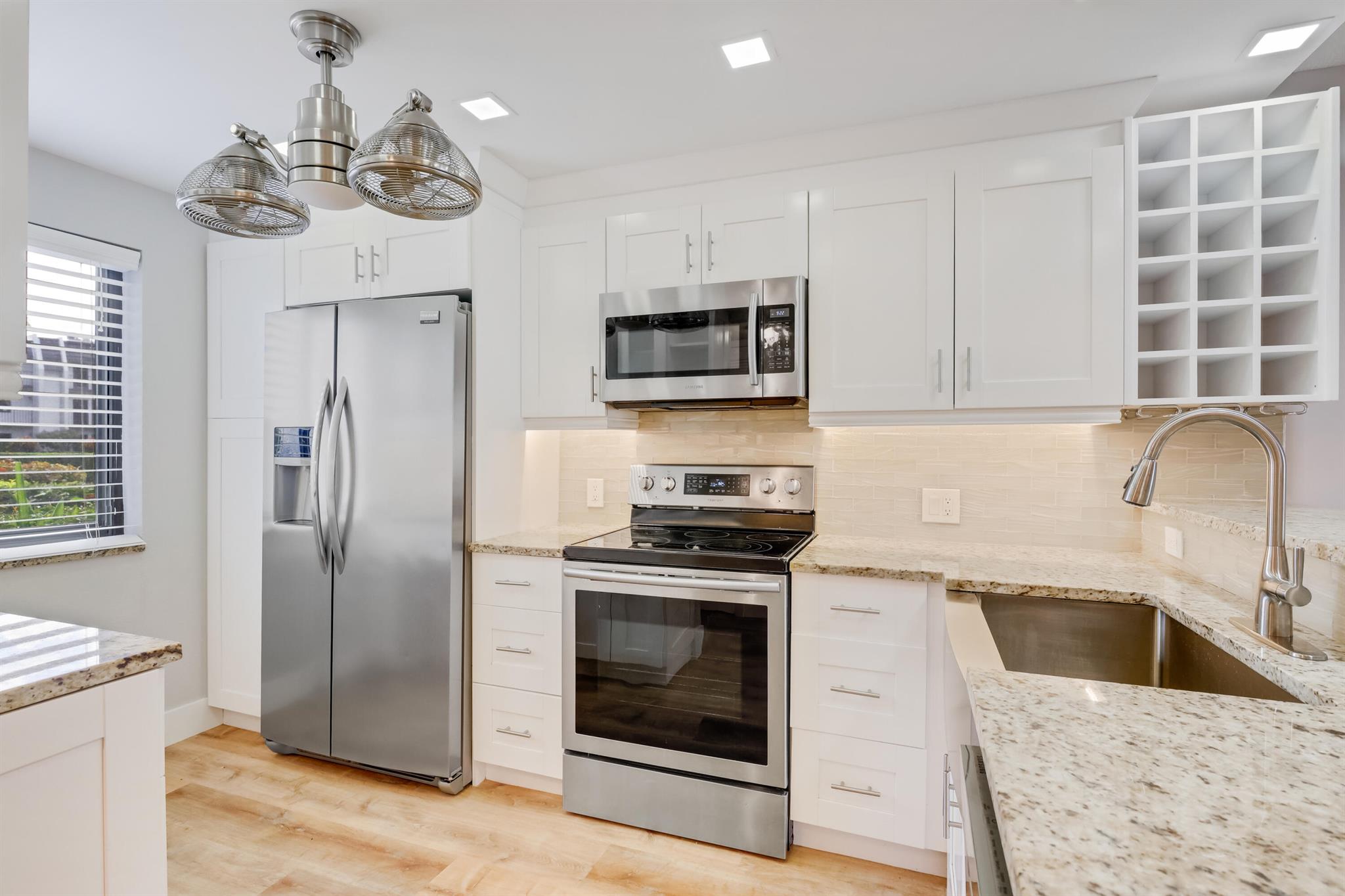 FOUNTAINS OF PALM BEACH C - Residential Lease