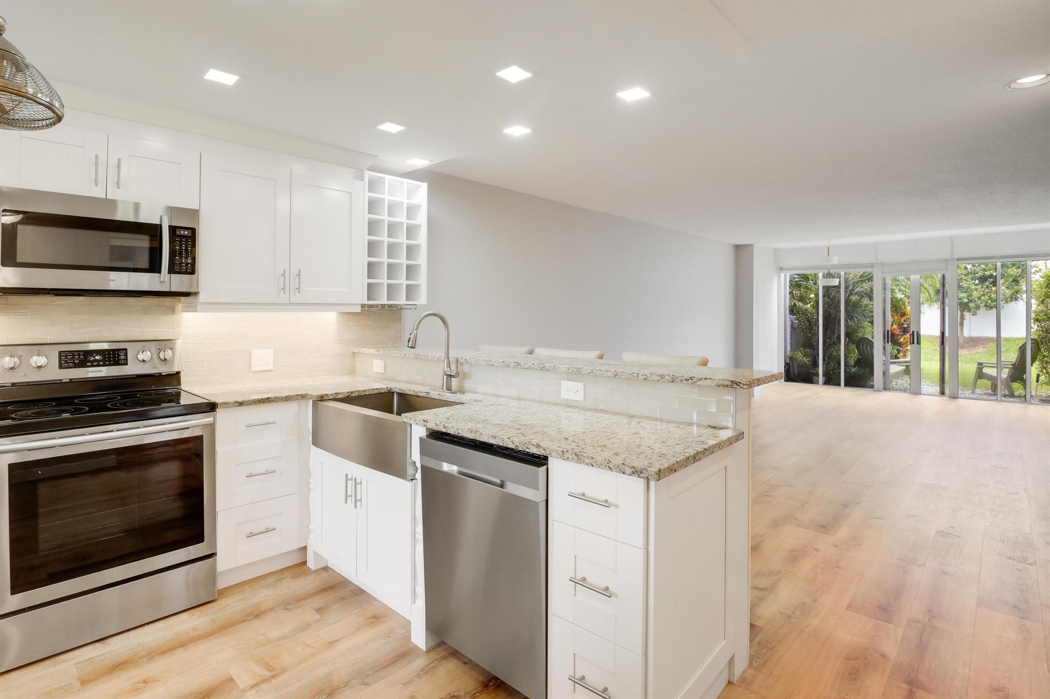 FOUNTAINS OF PALM BEACH C - Residential Lease
