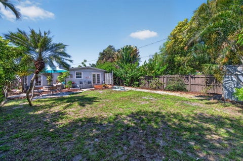 Tiny photo for 601 NE 14th Place, Fort Lauderdale, FL 33304 (MLS # B26044658)
