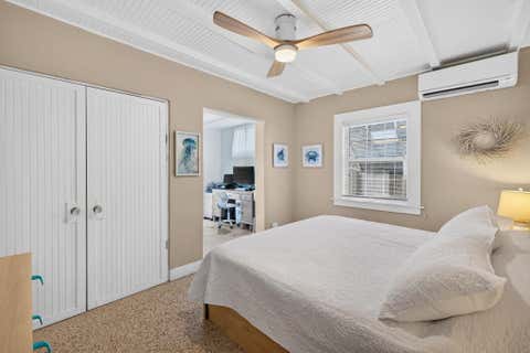 Tiny photo for 601 NE 14th Place, Fort Lauderdale, FL 33304 (MLS # B26044658)