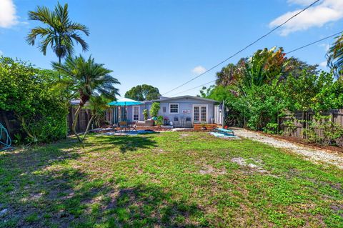 Tiny photo for 601 NE 14th Place, Fort Lauderdale, FL 33304 (MLS # B26044658)