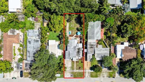 Tiny photo for 601 NE 14th Place, Fort Lauderdale, FL 33304 (MLS # B26044658)
