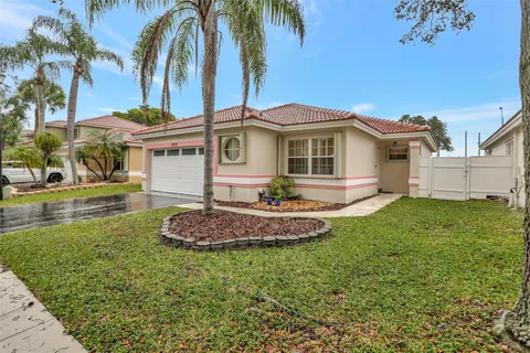 2421 NW 72nd Ave, Margate, FL MLS: F10490804