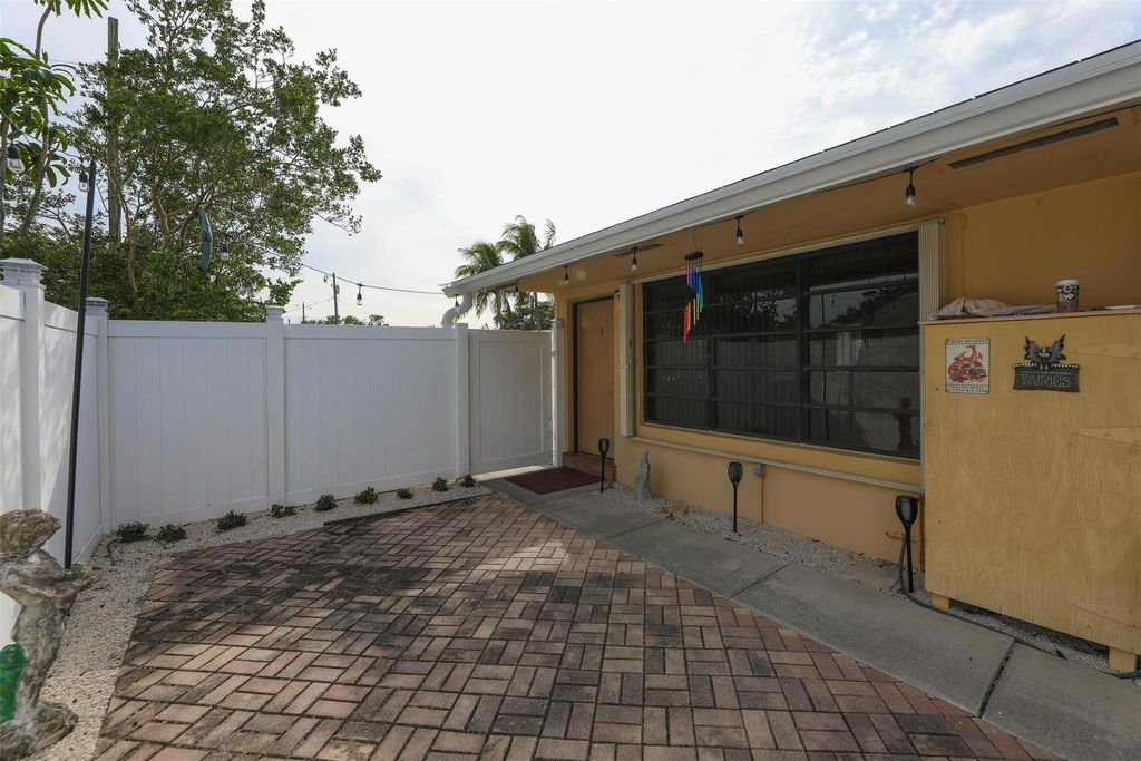 Photo of 805 NE 40th Street #1, Oakland Park, FL 33334 (MLS # F10412995)