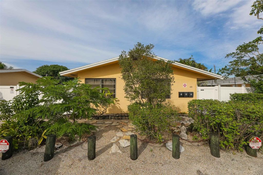 Photo of 805 NE 40th Street #1, Oakland Park, FL 33334 (MLS # F10412995)