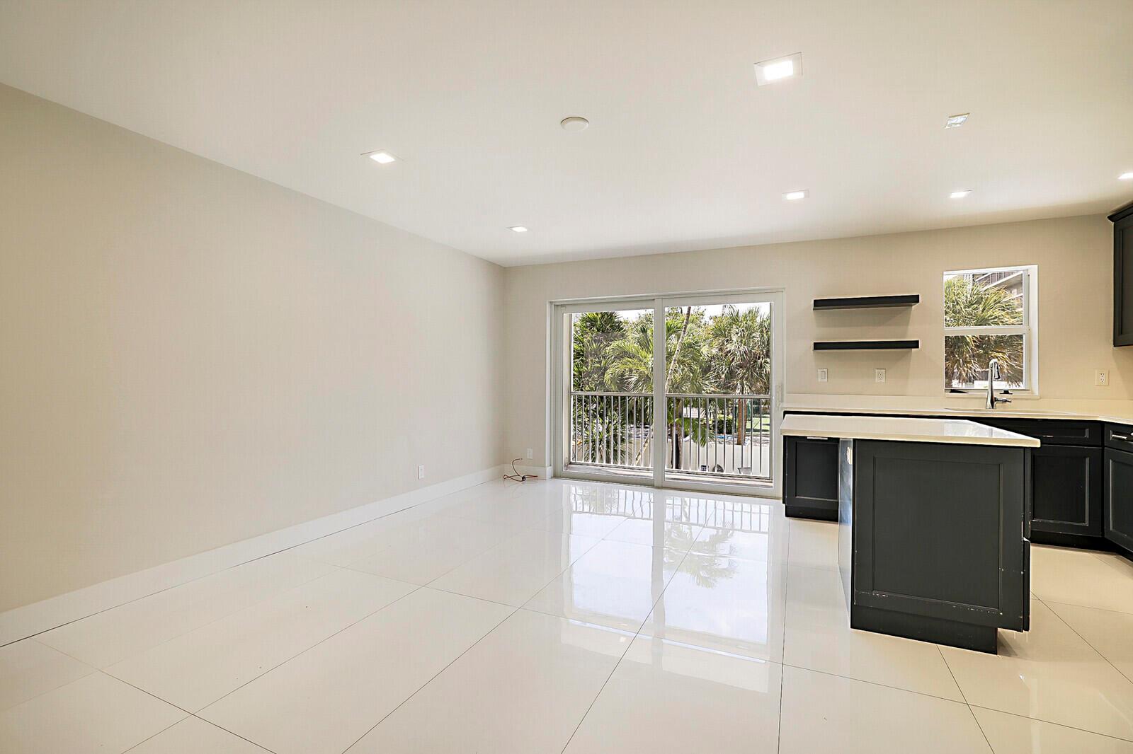 WHITTIER TOWERS APTS ASSO - Residential