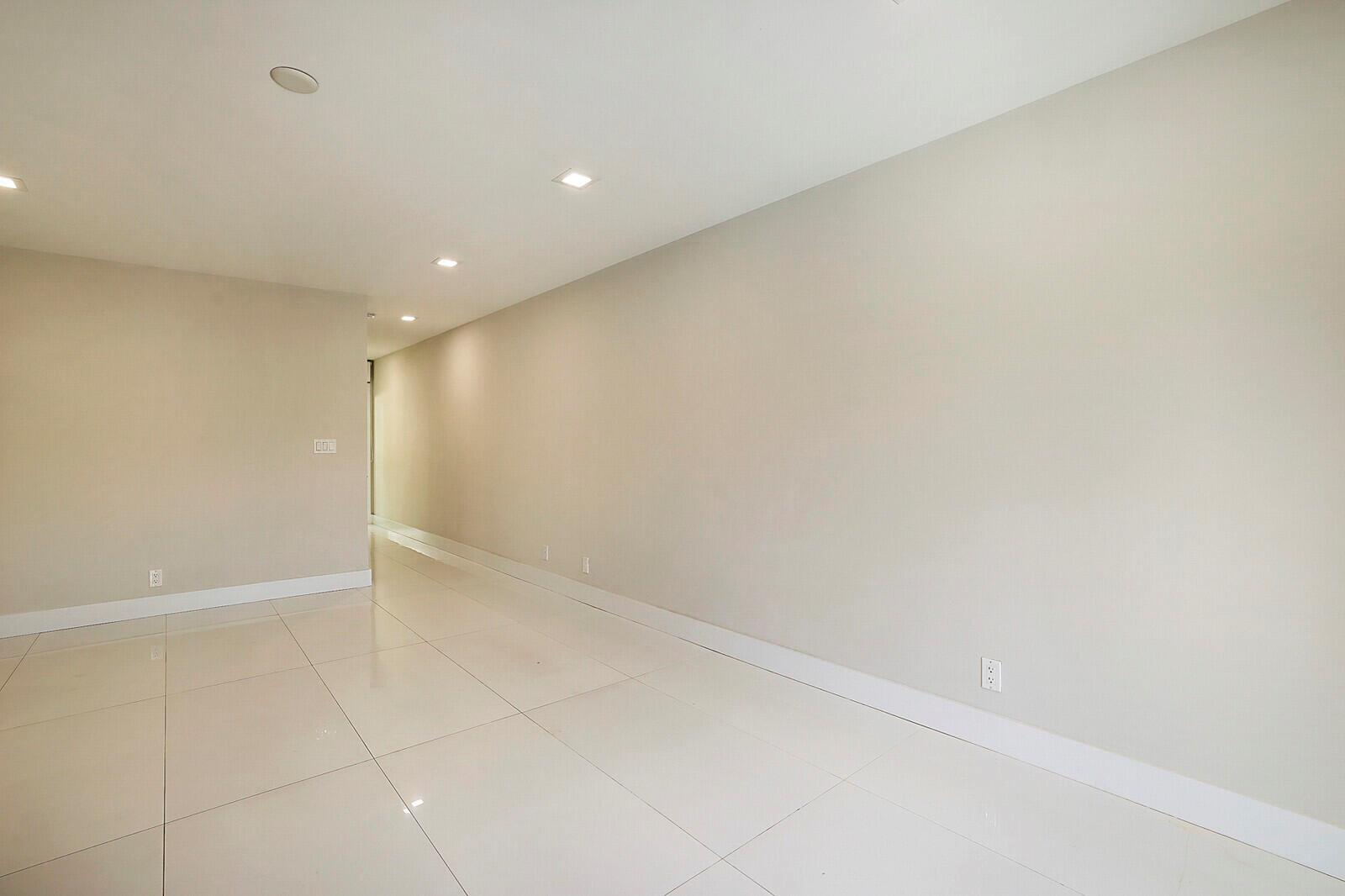 WHITTIER TOWERS APTS ASSO - Residential