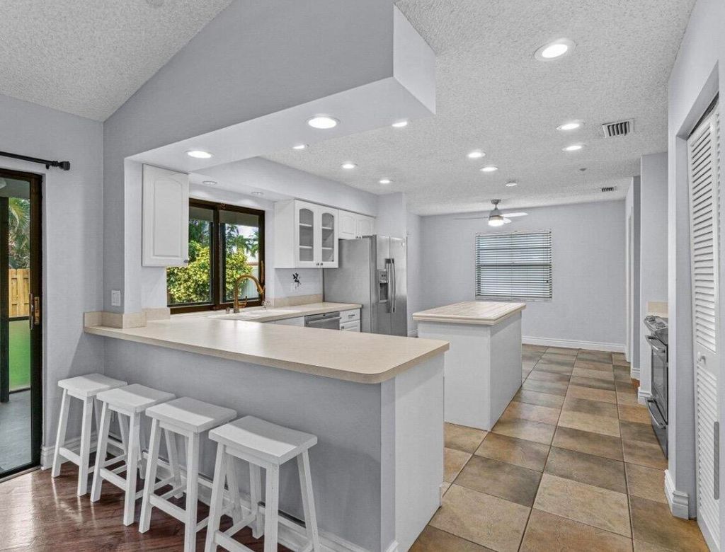 Photo of 6875 Calle Del Paz S, Boca Raton, FL 33433 (MLS # B26028922)