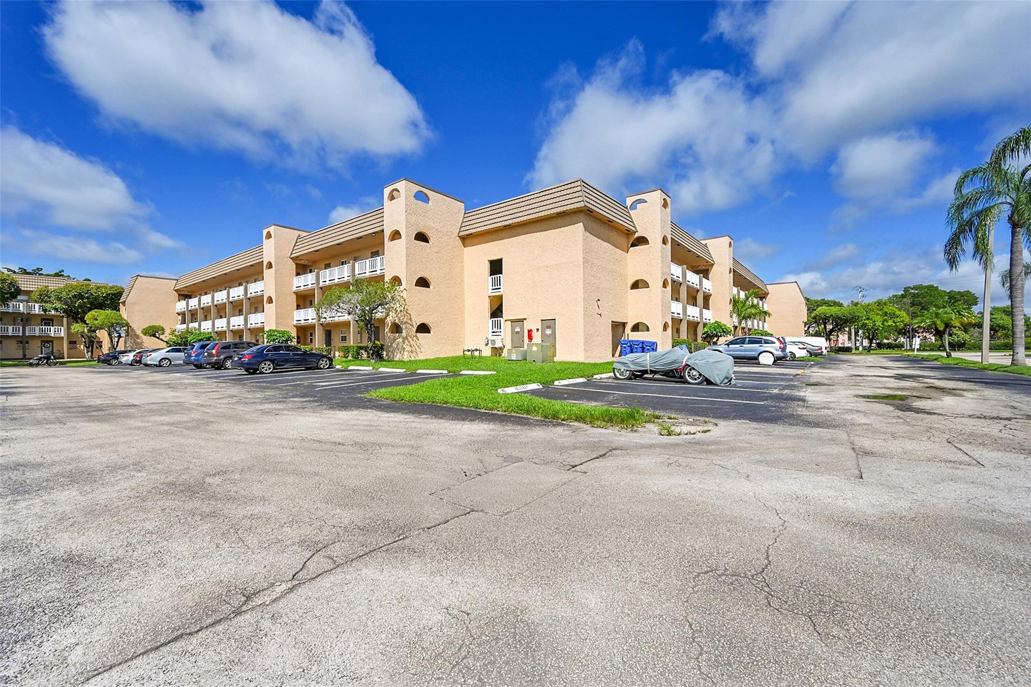 Sunrise Lakes Phase III - Residential