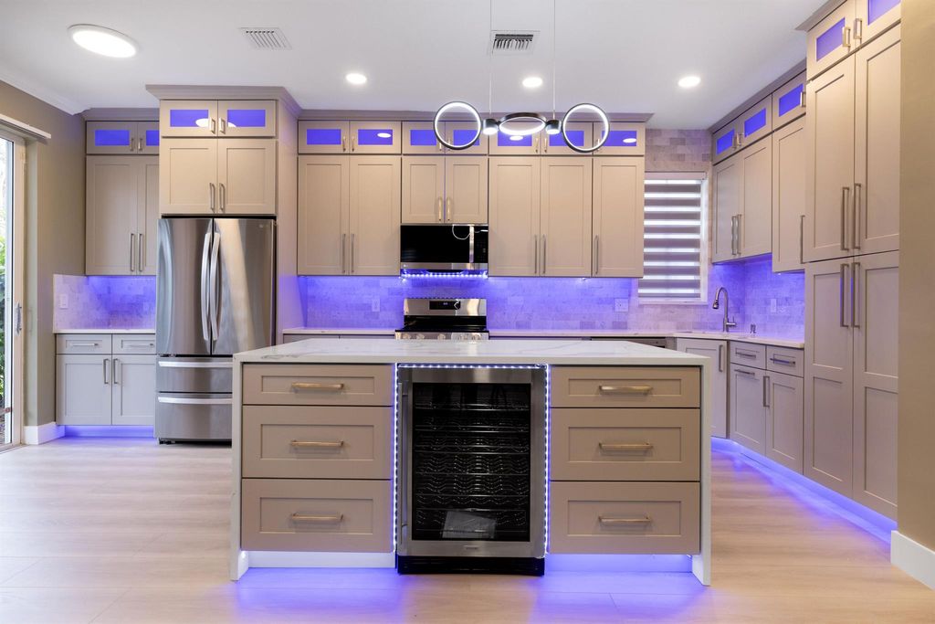 Photo of 555 Tomahawk Court, Palm Beach Gardens, FL 33410 (MLS # R10949208)