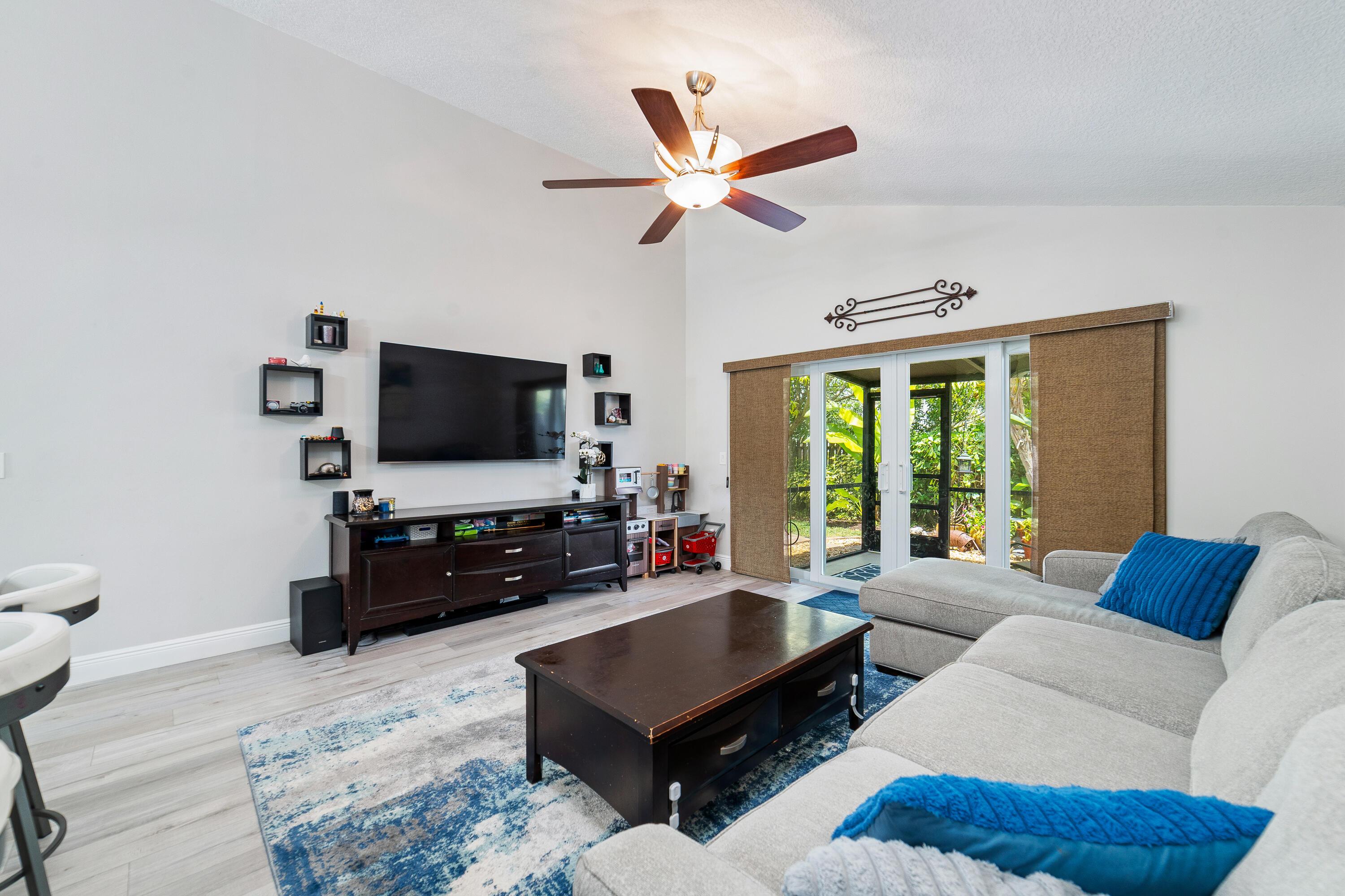 BOCA WINDS PAR F - Residential