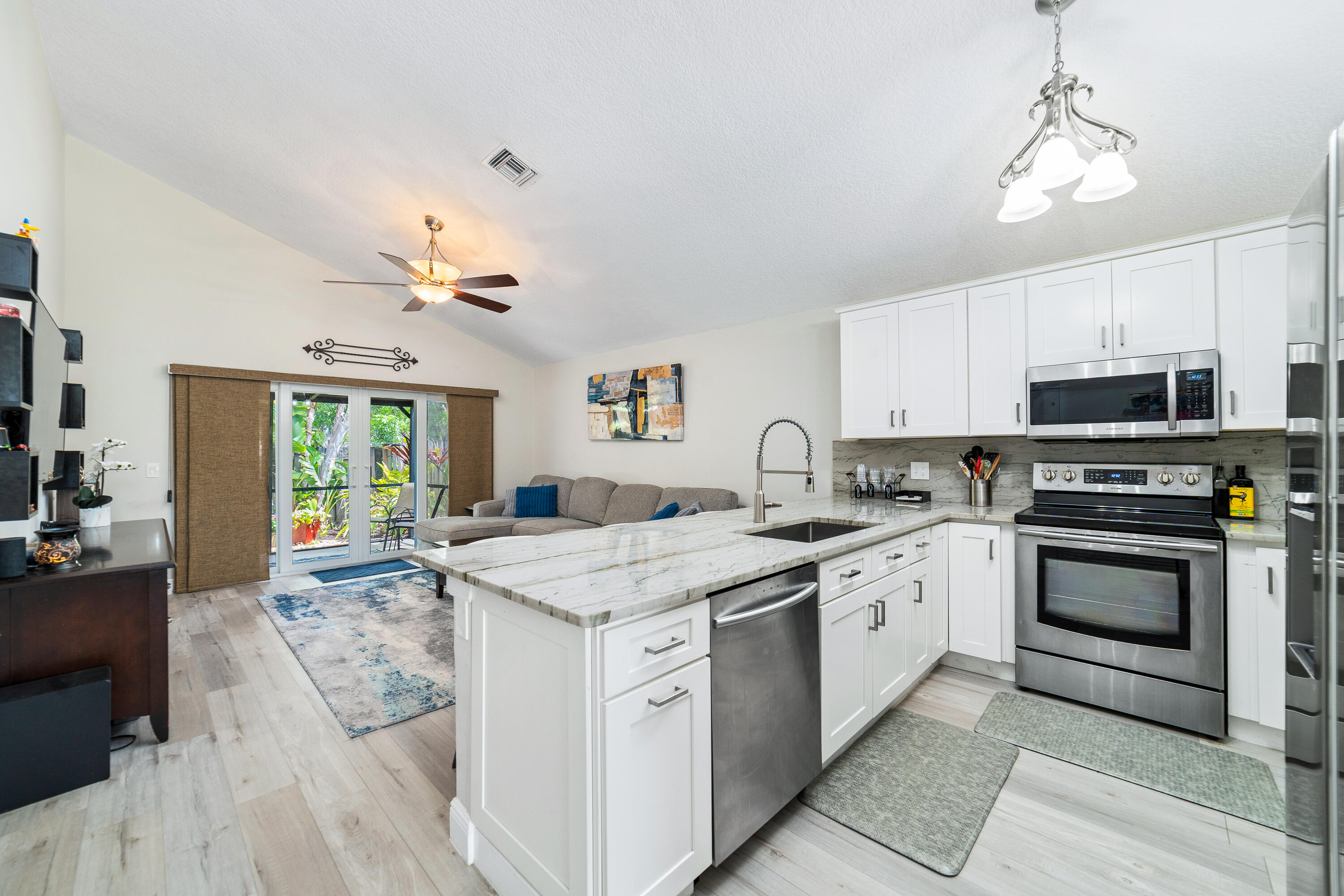 BOCA WINDS PAR F - Residential