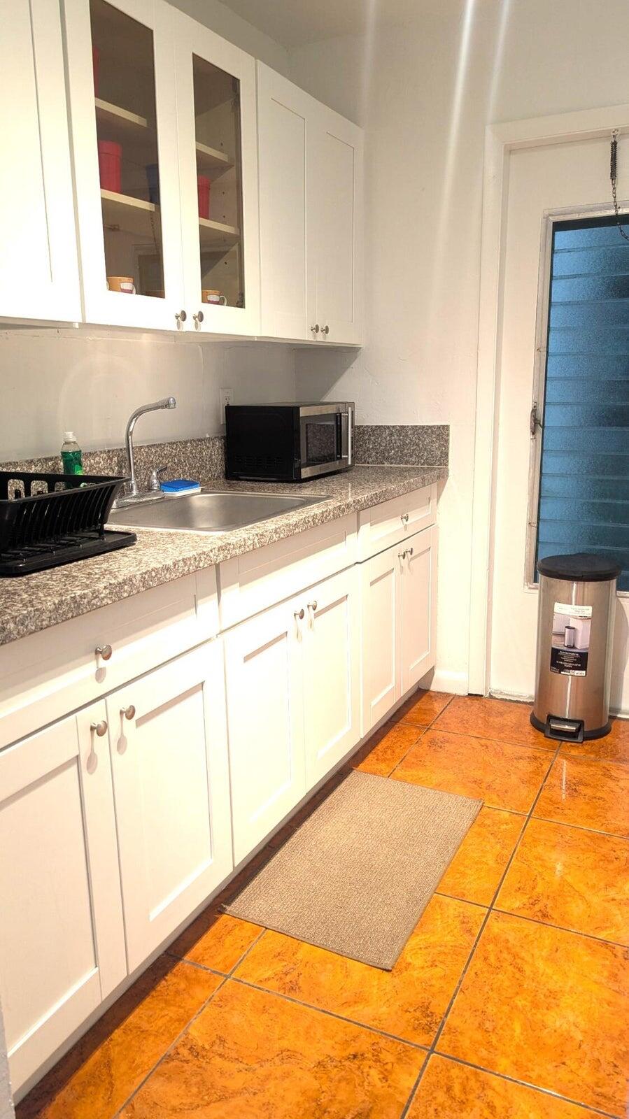 GOLF RIDGE VILLAS CONDO UNIT D - Residential Lease