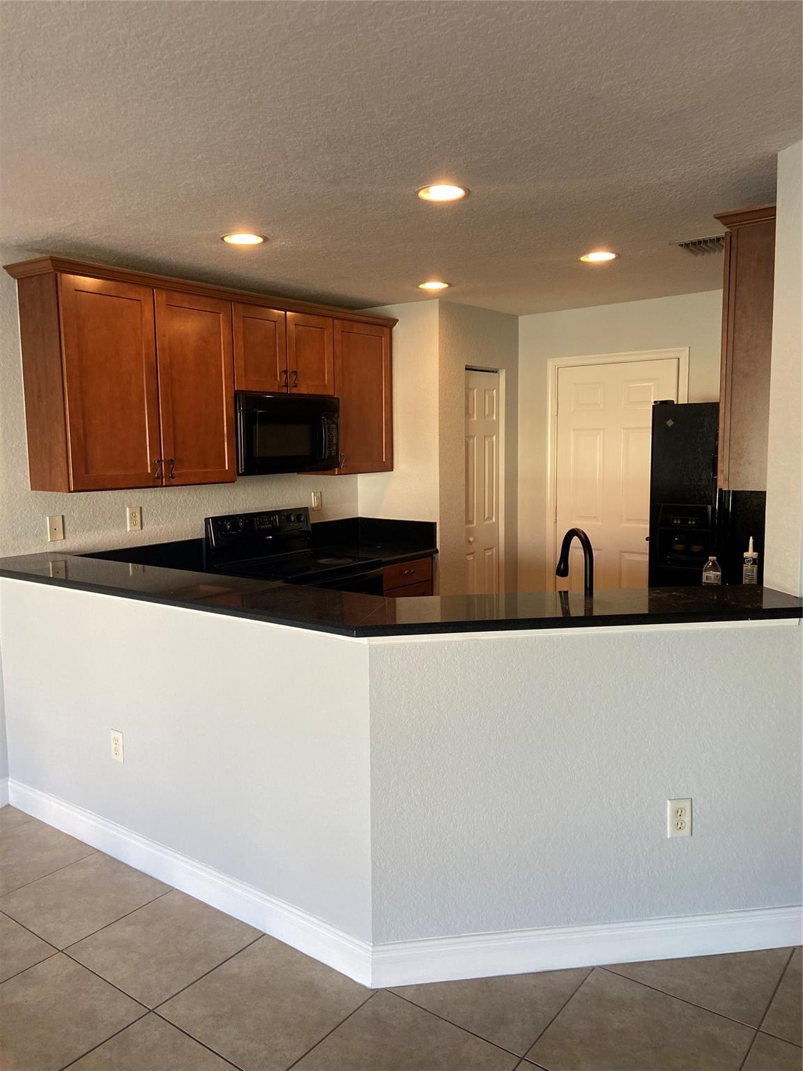 Lyons Indust Park 71-1 B - Residential Lease