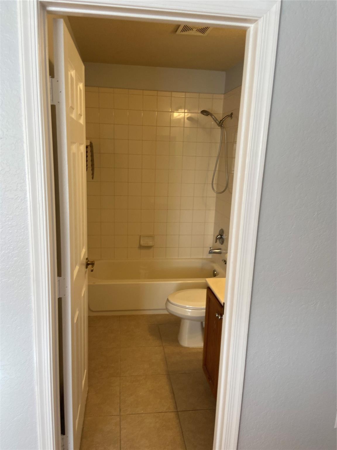Lyons Indust Park 71-1 B - Residential Lease