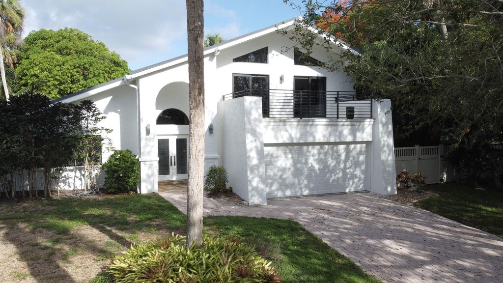 Photo of 5 Middle Road, Stuart, FL 34996 (MLS # R11000230)