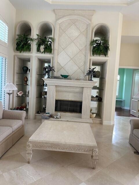 ROYAL PALM YACHT & COUNTR - Residential