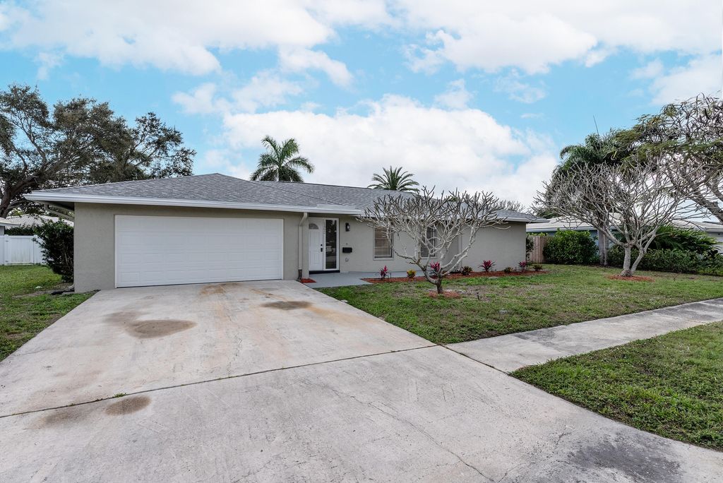 Photo of 1492 SW 13th Drive, Boca Raton, FL 33486 (MLS # R11059462)
