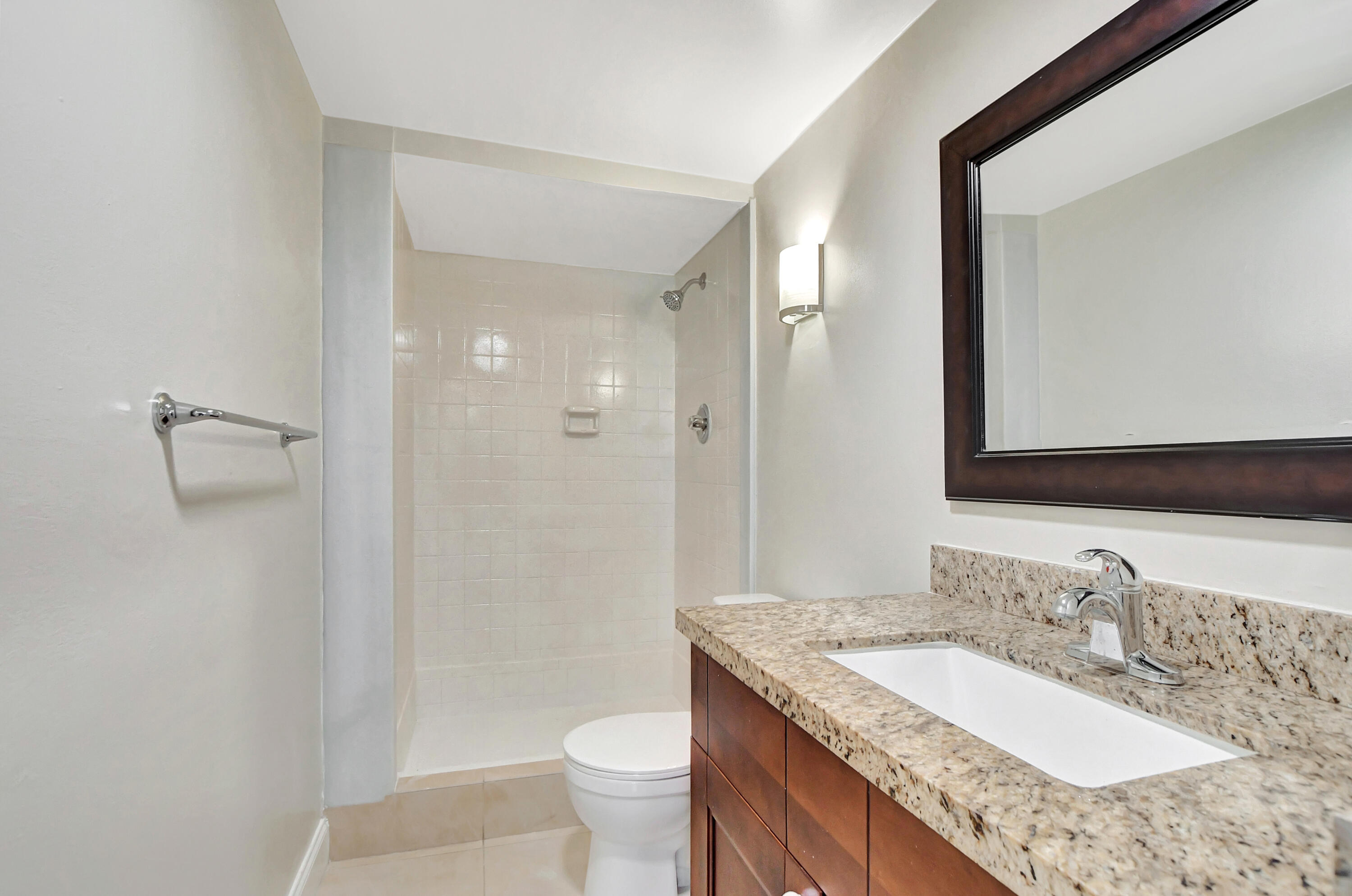 CASA DEL RIO CONDO - Residential Lease