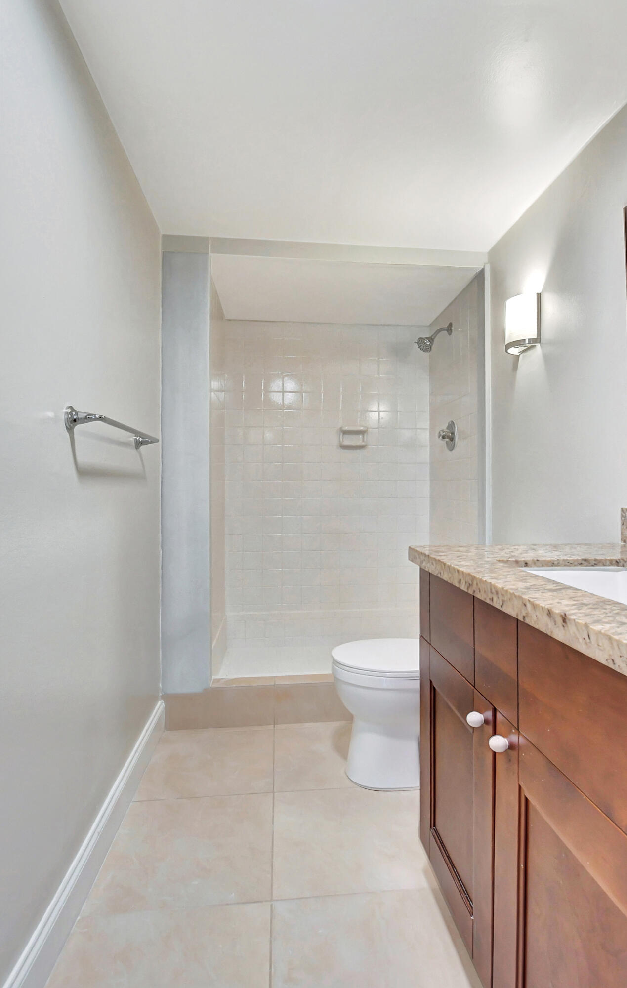 CASA DEL RIO CONDO - Residential Lease