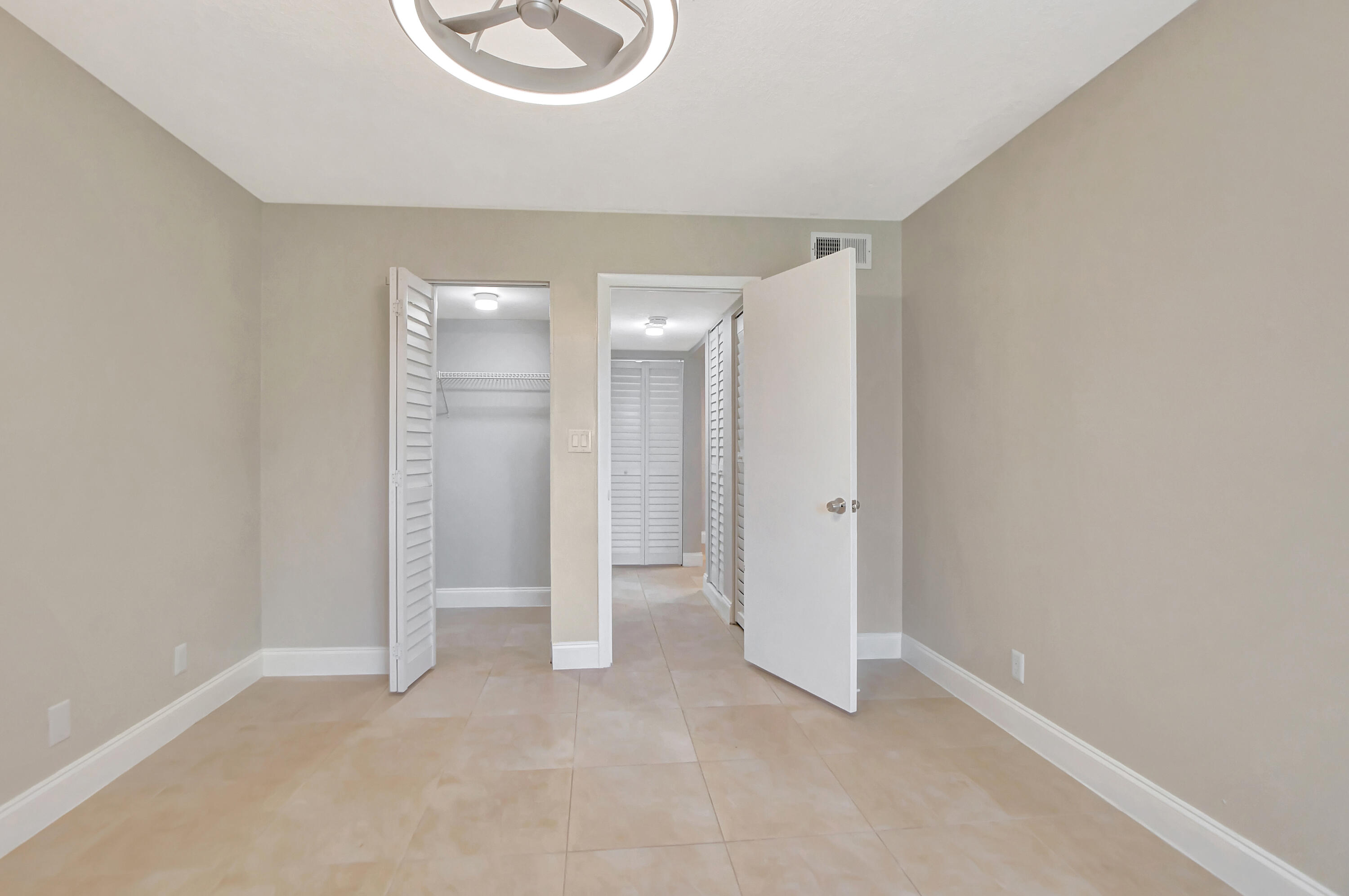 CASA DEL RIO CONDO - Residential Lease