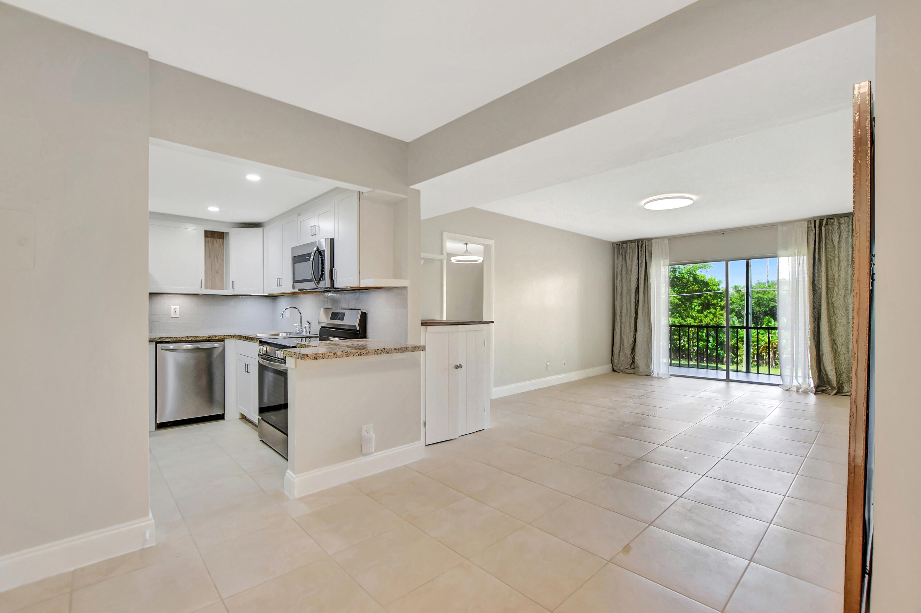 CASA DEL RIO CONDO - Residential Lease
