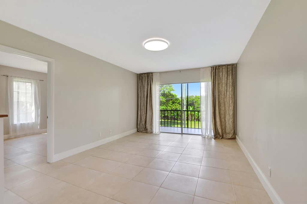 Photo of 450 NW 20th Street #2020, Boca Raton, FL 33431 (MLS # B26034136)