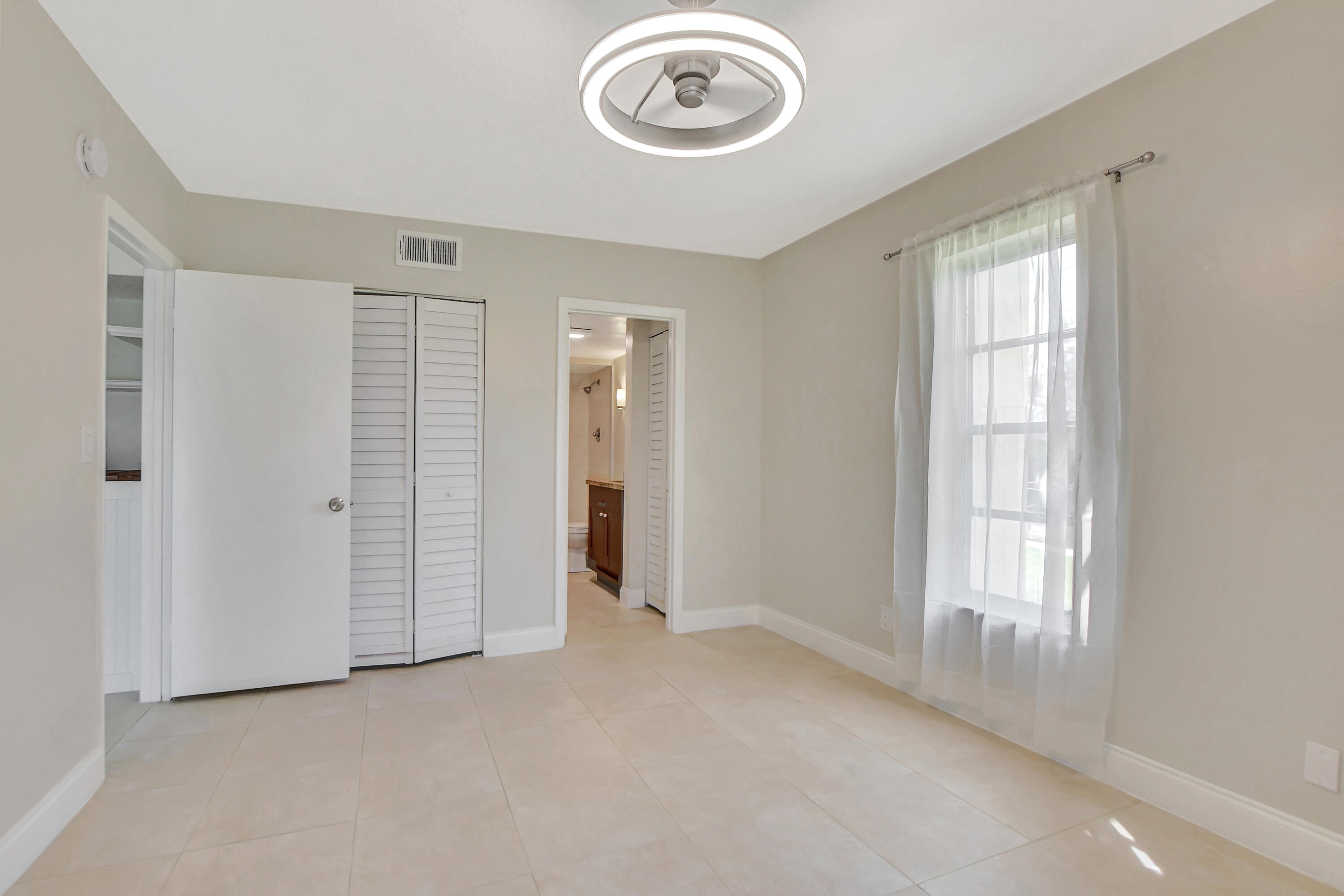 CASA DEL RIO CONDO - Residential Lease