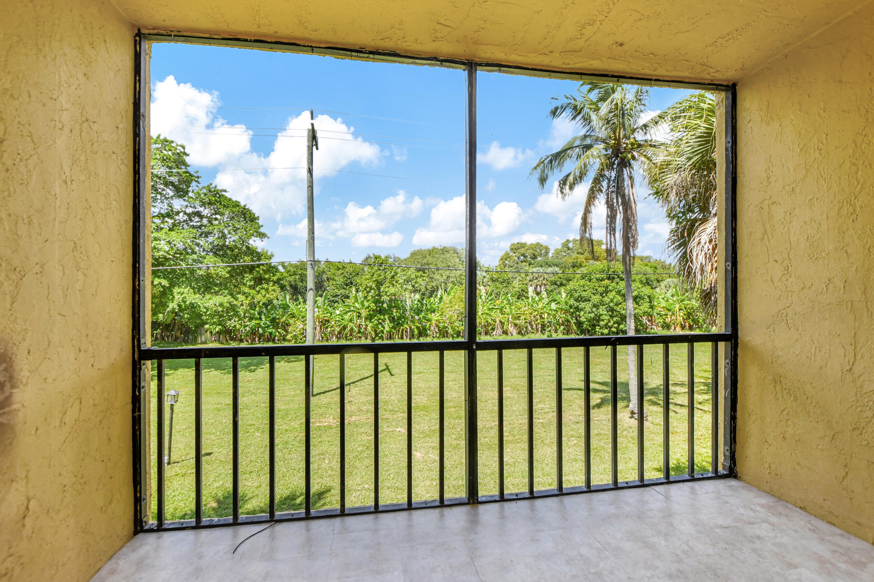 CASA DEL RIO CONDO - Residential Lease
