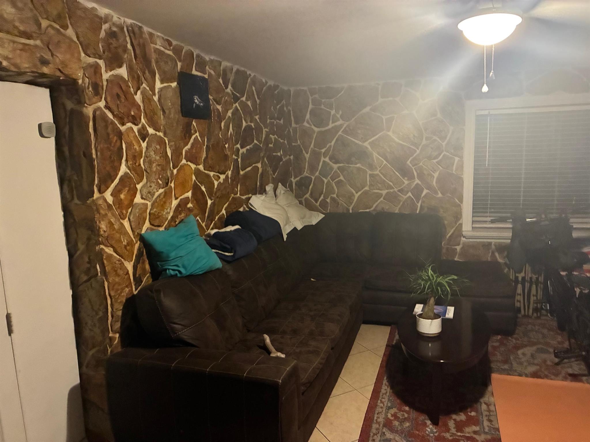 COLLIER MANOR 2ND ADD - Residential Lease