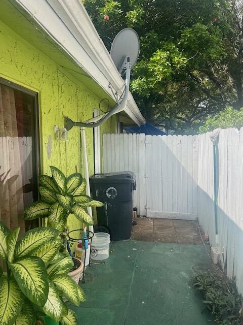 NORTH LAUDERDALE VILLAGE - Residential