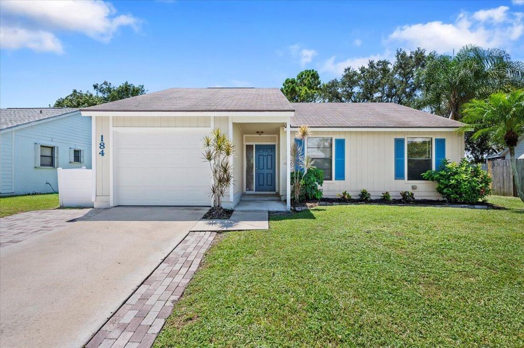 Photo of 184 Greentree Circle, Jupiter, FL 33458 (MLS # R10915490)