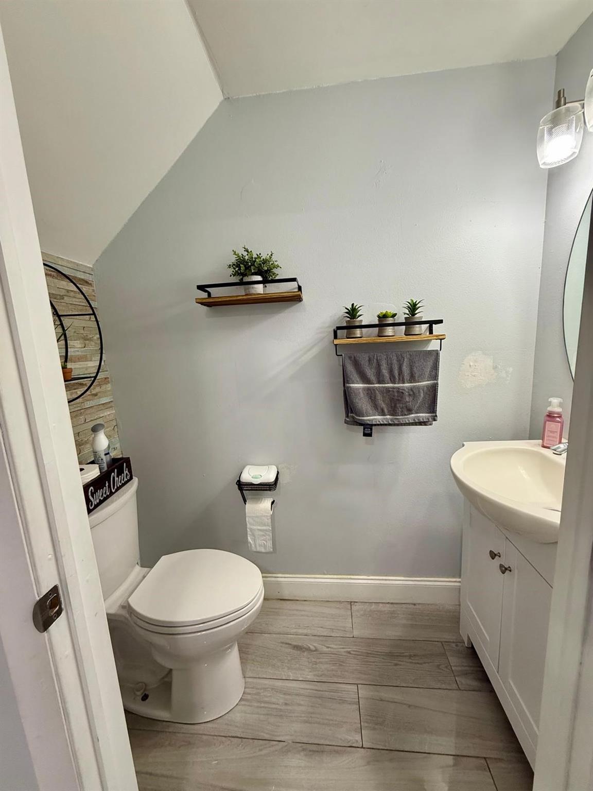 Infante 156-10 B - Residential Lease