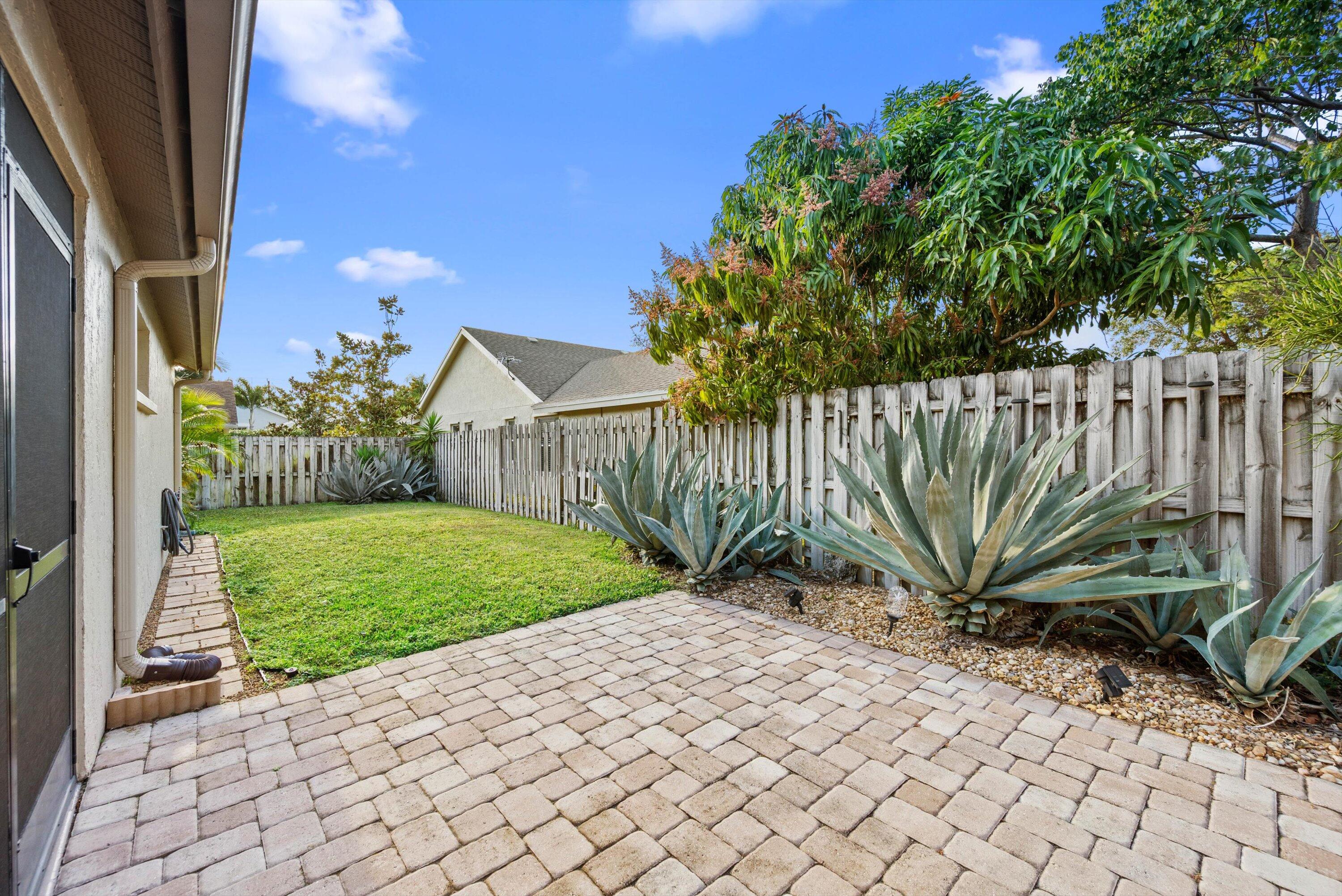 MEADOWLAND COVE 2 OF WELLINGTON - Residential