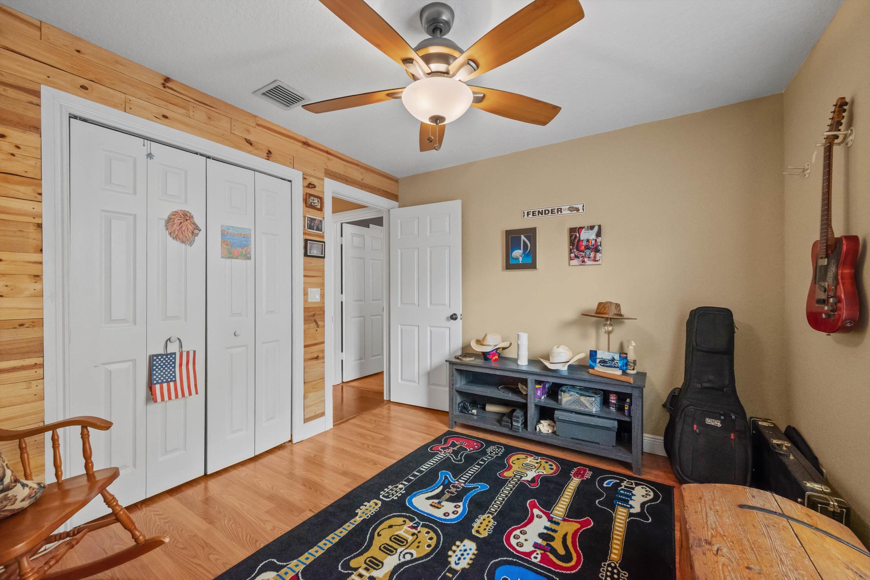 MEADOWLAND COVE 2 OF WELLINGTON - Residential