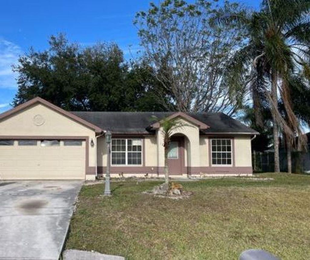Photo of 1817 SW Leafy Road, Port Saint Lucie, FL 34953 (MLS # R10774221)