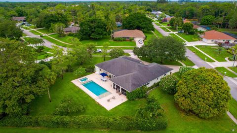 148 Scarborough Terrace Wellington FL 33414